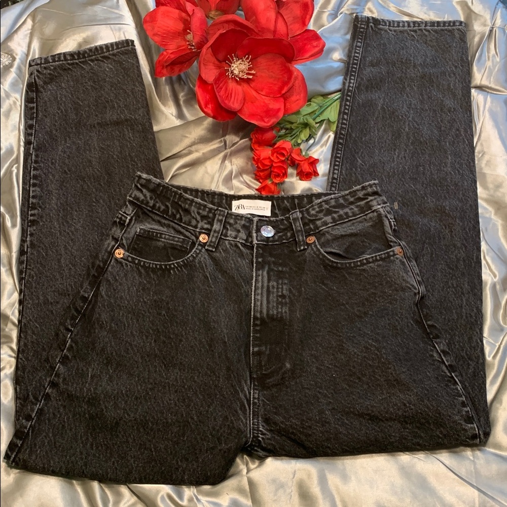 🌹Zara • EUC Black Mom High-Rise Jeans •